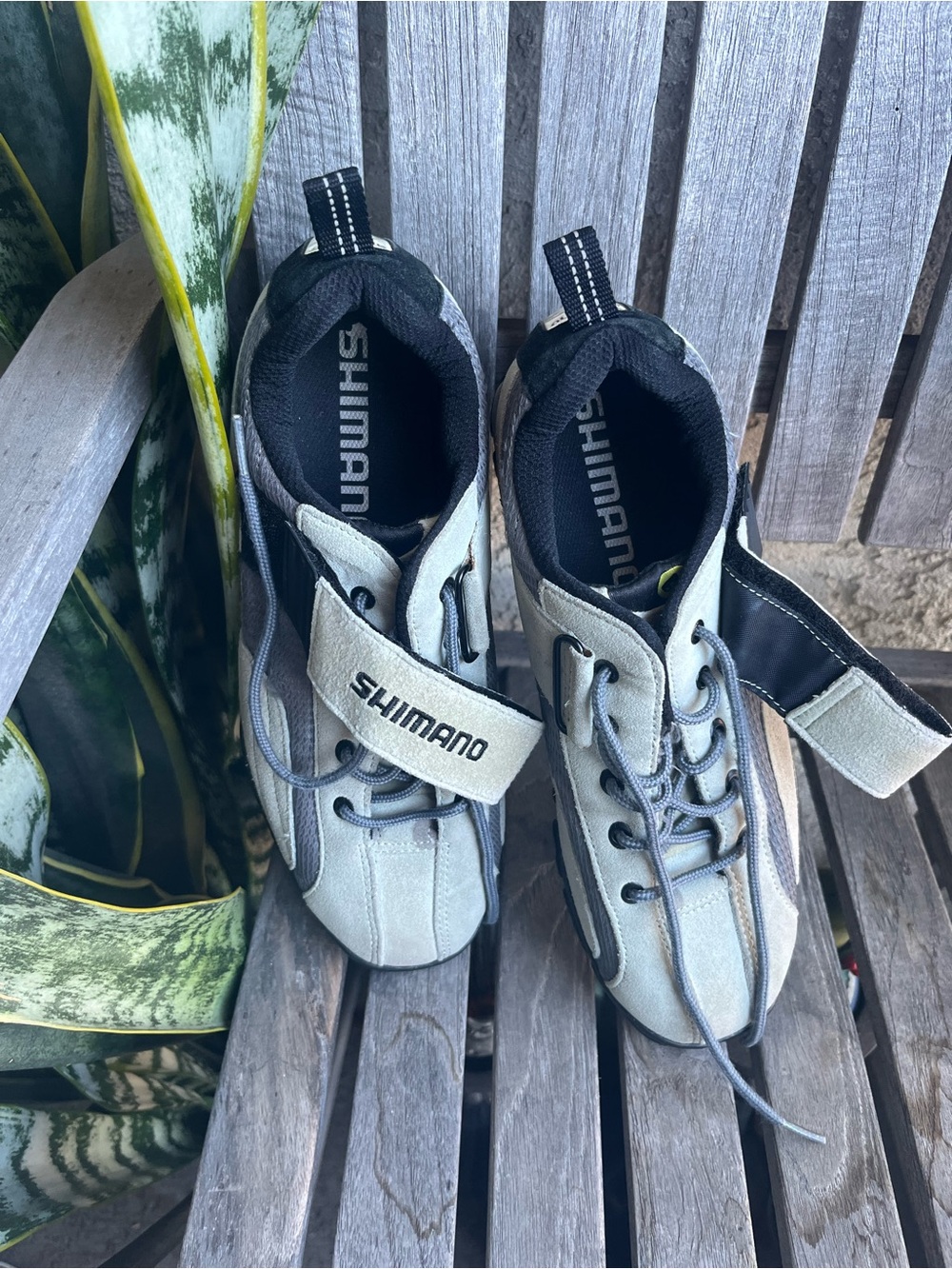 Shimano Men’s Athletic Cycling Shoes in Light Gray and Black